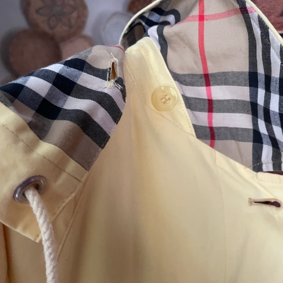 Burberry Vintage Trench Coat - Picture 8 of 10